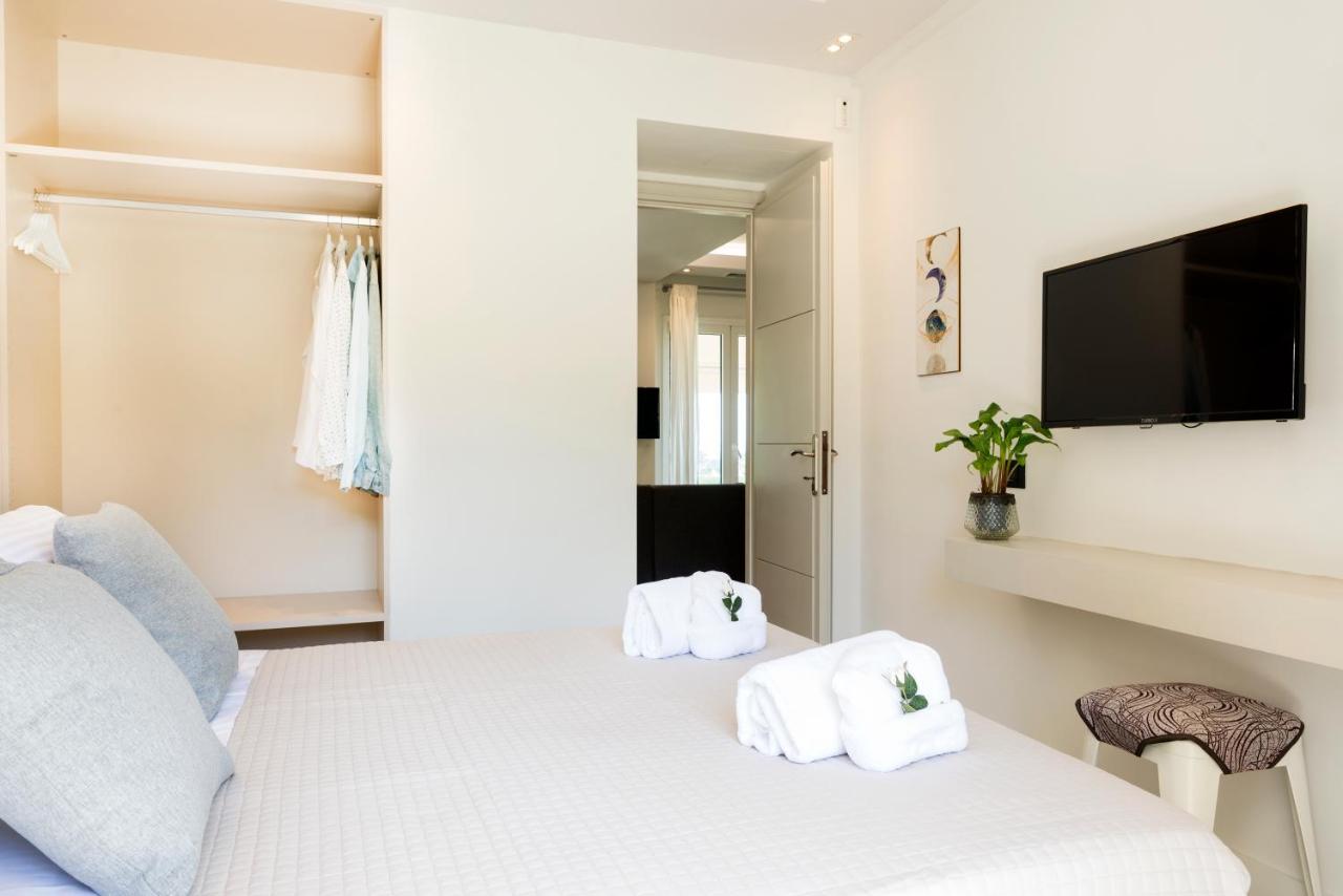 Dimi Brou'S Apartments By Corfuescapes กูเวีย ภายนอก รูปภาพ