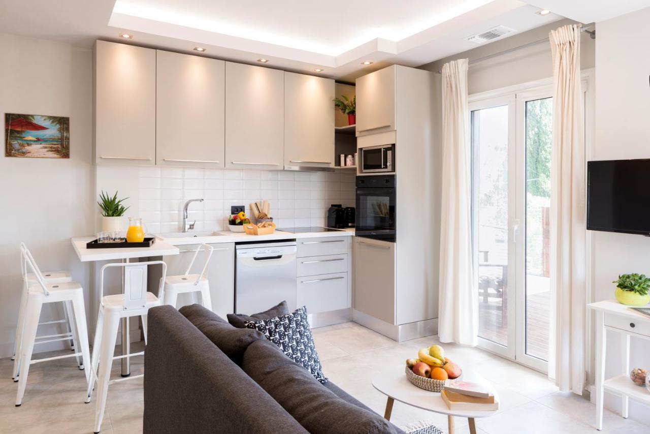 Dimi Brou'S Apartments By Corfuescapes กูเวีย ภายนอก รูปภาพ
