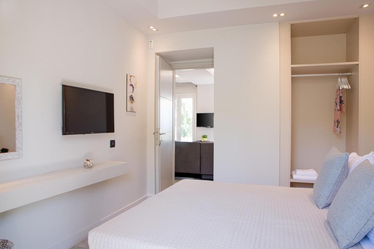 Dimi Brou'S Apartments By Corfuescapes กูเวีย ภายนอก รูปภาพ
