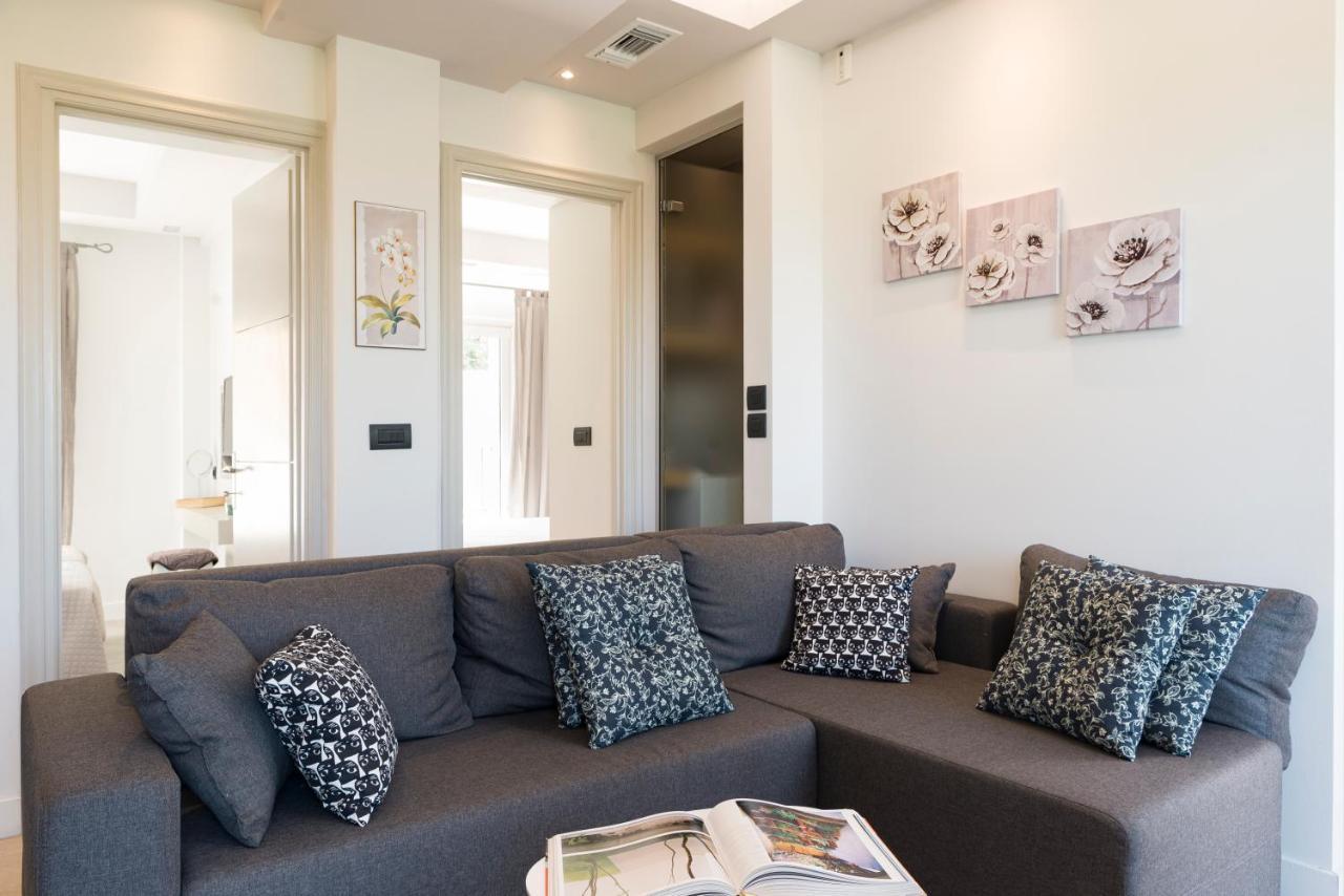 Dimi Brou'S Apartments By Corfuescapes กูเวีย ภายนอก รูปภาพ